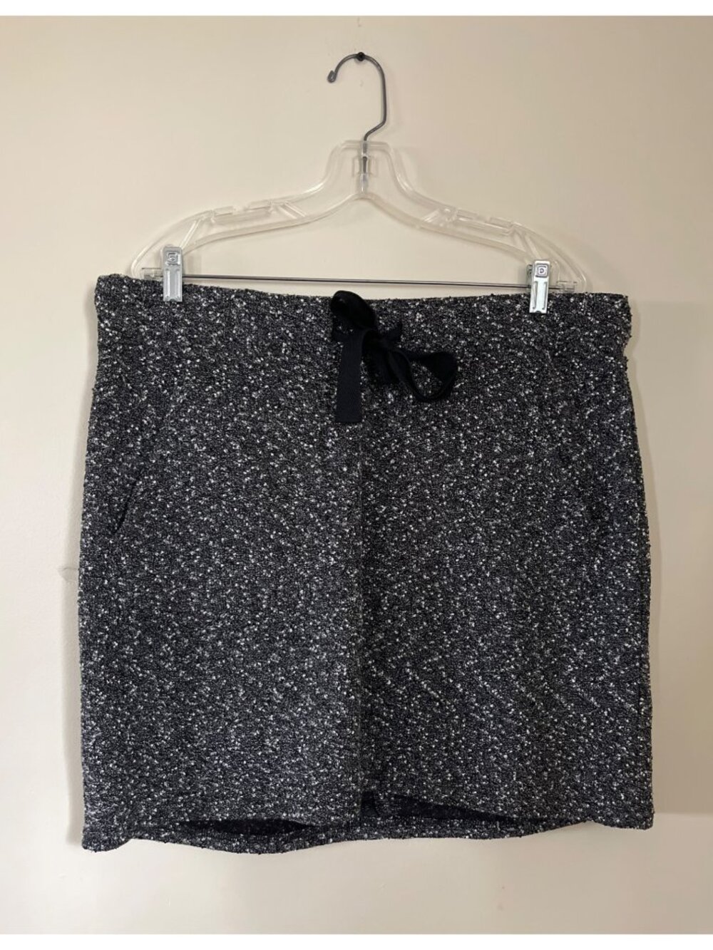 Torrid Womens Size 2 US 18 Black White Speckled Knit Mini Skirt Drawstring Waist